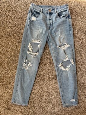 American Eagle Outfitters Mom Jeans